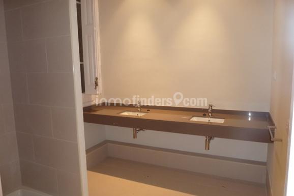 baño oficina alto standing alquiler eixample barcelona