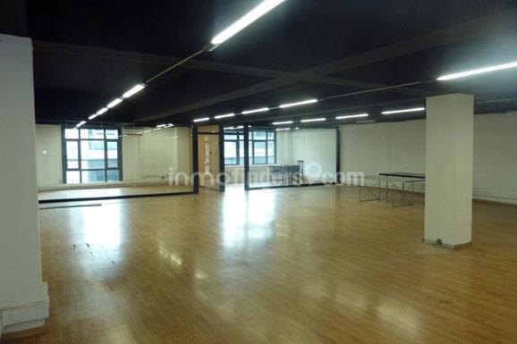 Inmofinders oficinas en Barcelona Alquiler con grandes espacios diáfanos