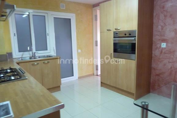 Inmofinders pisos en Tres Torres Barcelona en venta como este piso con cocina office