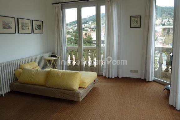 Inmofinders áticos de lujo en Barcelona en venta como este con habitación con vistas