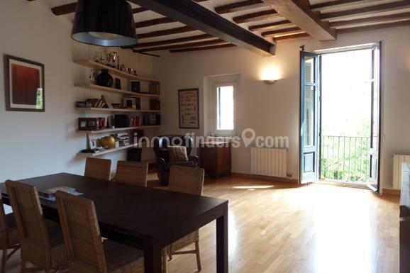 Inmofinders pisos en alquiler en el Born Barcelona como este piso con amplio comedor