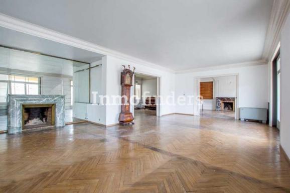 Piso a reformar en Turo Park Barcelona con gran salon comedor