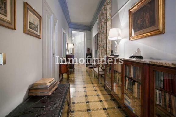Piso en avenida Diagonal Barcelona con pasillo distribuidor