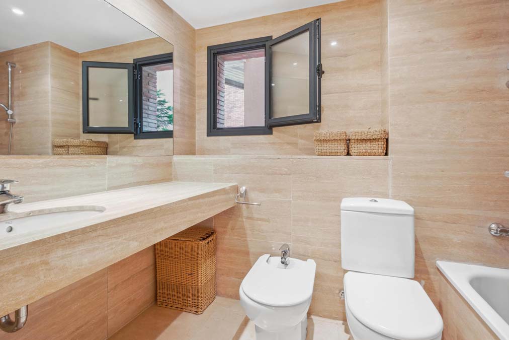 baÃ±o suite piso urbanizaciÃ³n empordÃ  golf