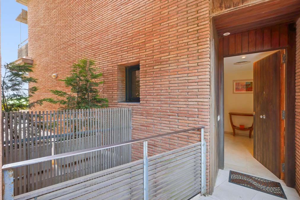entrada piso urbanizaciÃ³n empordÃ  golf