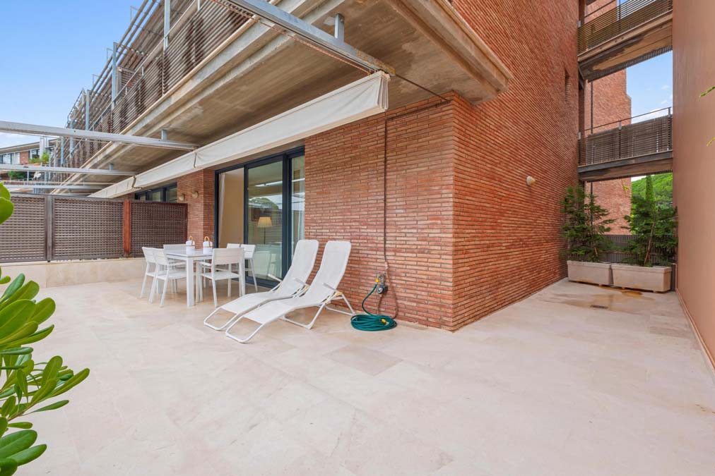 terraza piso urbanizaciÃ³n empordÃ  golf