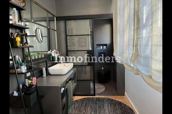 Baño suite piso en venta calle Muntaner