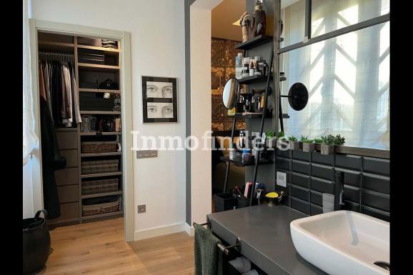 Baño y vestidor suite piso en venta calle Muntaner