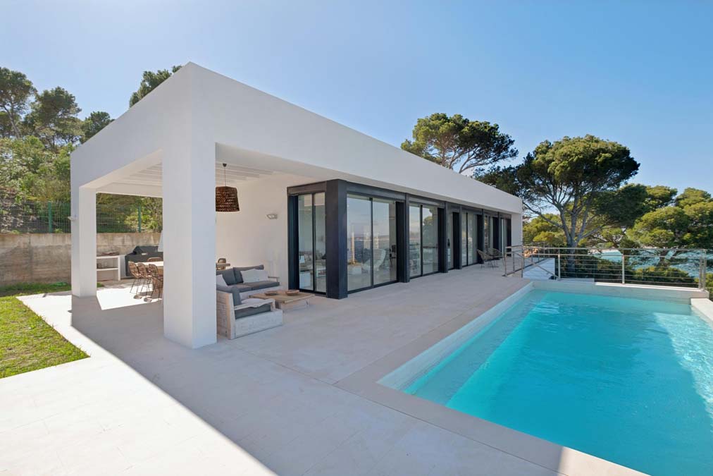 Fachada casa en venta Sa Riera Begur
