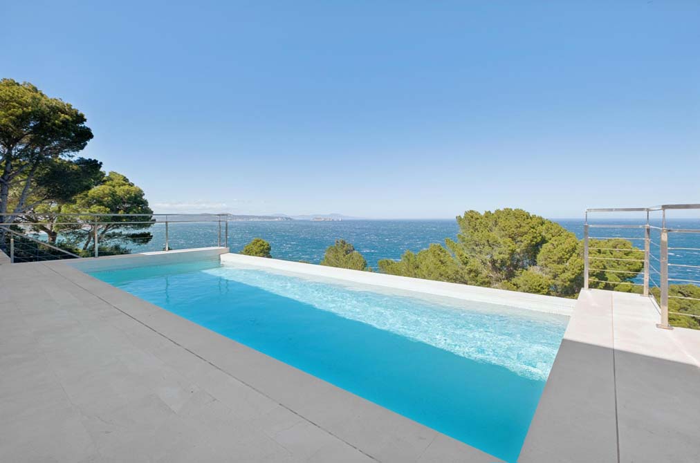 Vistas piscina casa en venta Sa Riera Begur
