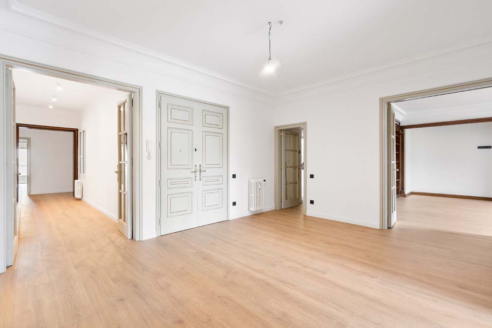 Recibidor piso venta TurÃ³ Park Barcelona
