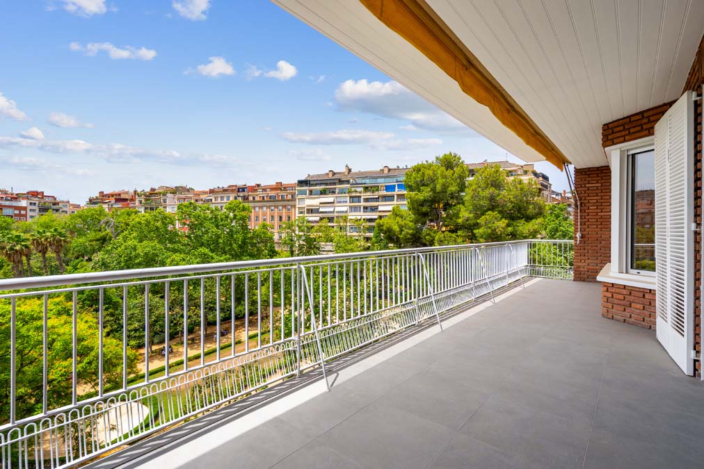 Terraza piso venta TurÃ³ Park Barcelona