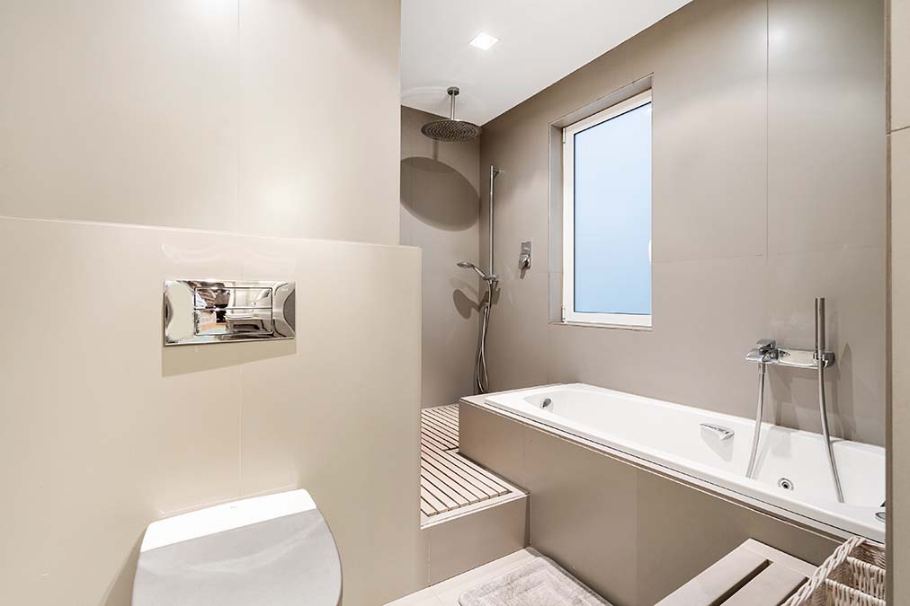 BaÃ±o piso en venta en calle Mandri de Barcelona