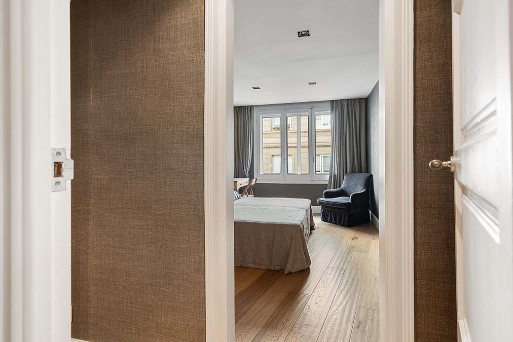 Entrada habitaciÃ³n piso en venta en calle Mandri de Barcelona