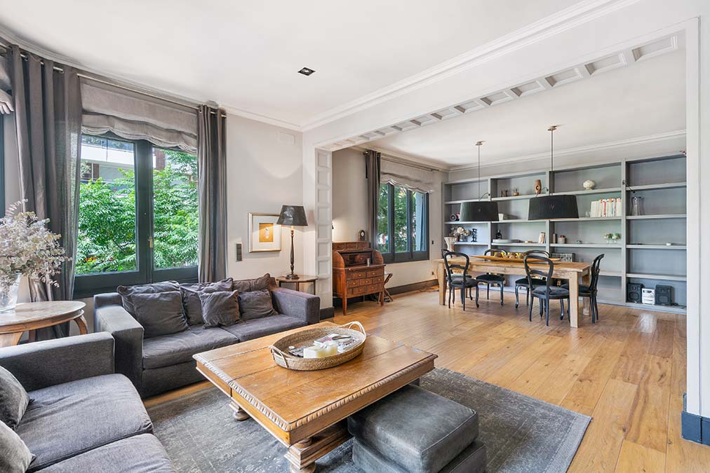 SalÃ³n comedor piso en venta en calle Mandri de Barcelona