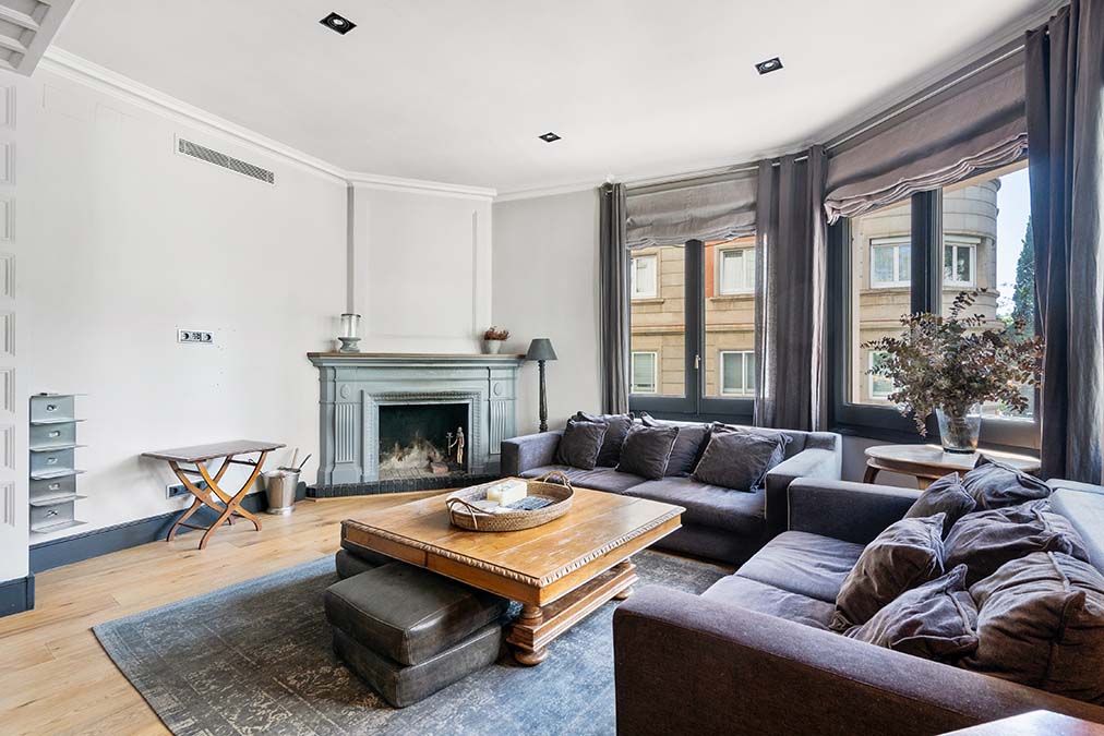 SalÃ³n piso en venta en calle Mandri de Barcelona