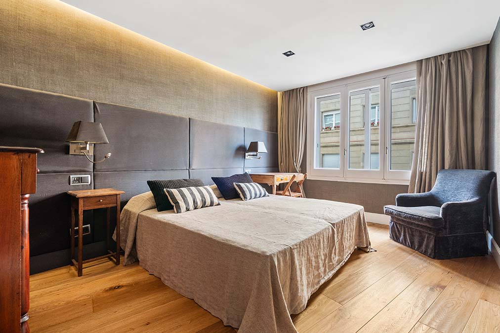 Suite piso en venta en calle Mandri de Barcelona
