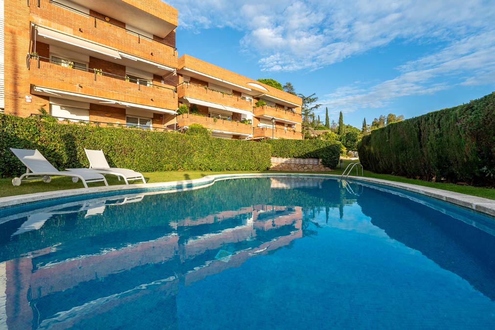 piscina piso venta caldetas