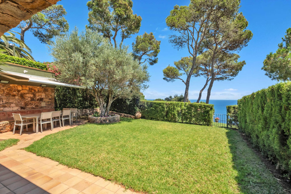 jardín privado casa venta Llafranc