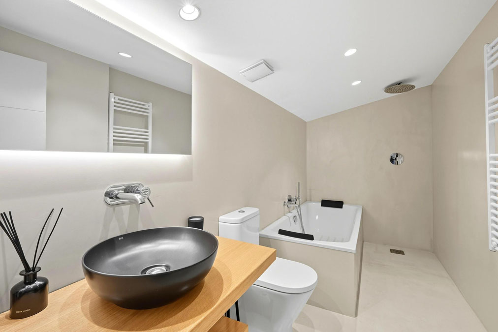 Baño masía venta Esclanyà Baix Empordà