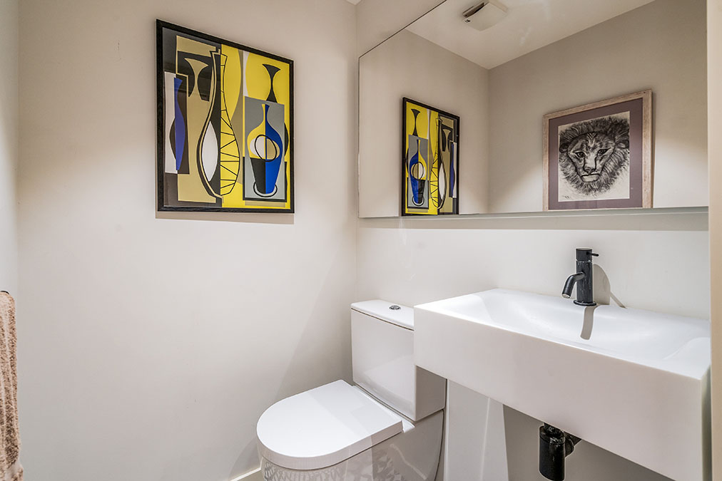 Baño cortesía piso venta carrer consell de cent