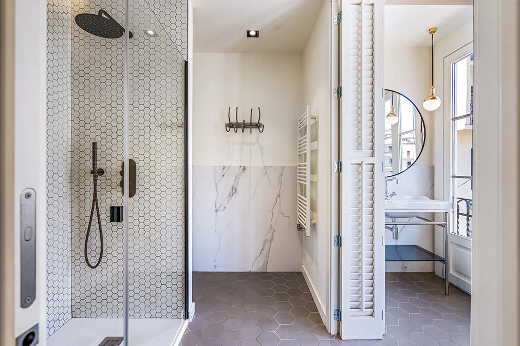 Baño suite piso venta carrer consell de cent