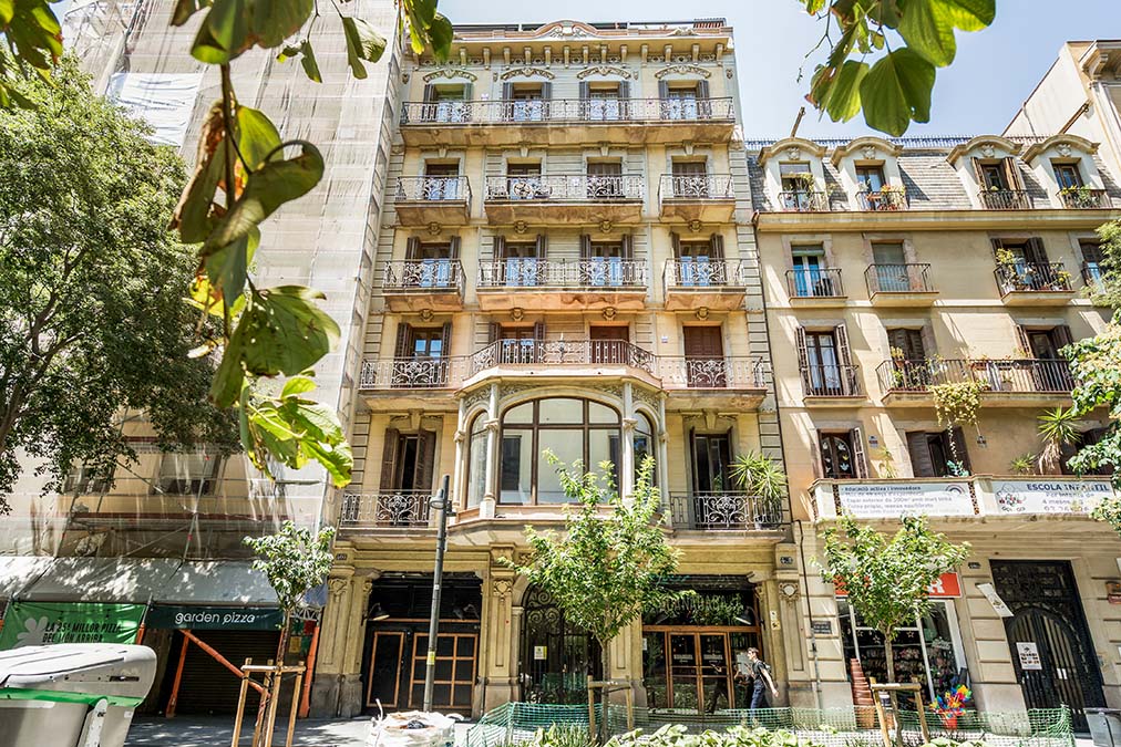 Fachada piso venta carrer consell de cent